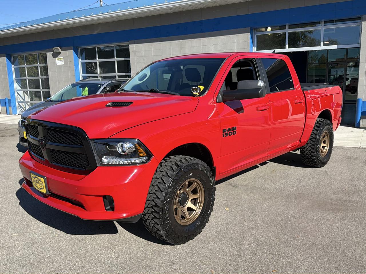 RAM 1500 4WD Crew Cab 149" Night 2017
