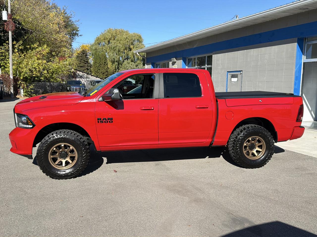 RAM 1500 4WD Crew Cab 149" Night 2017