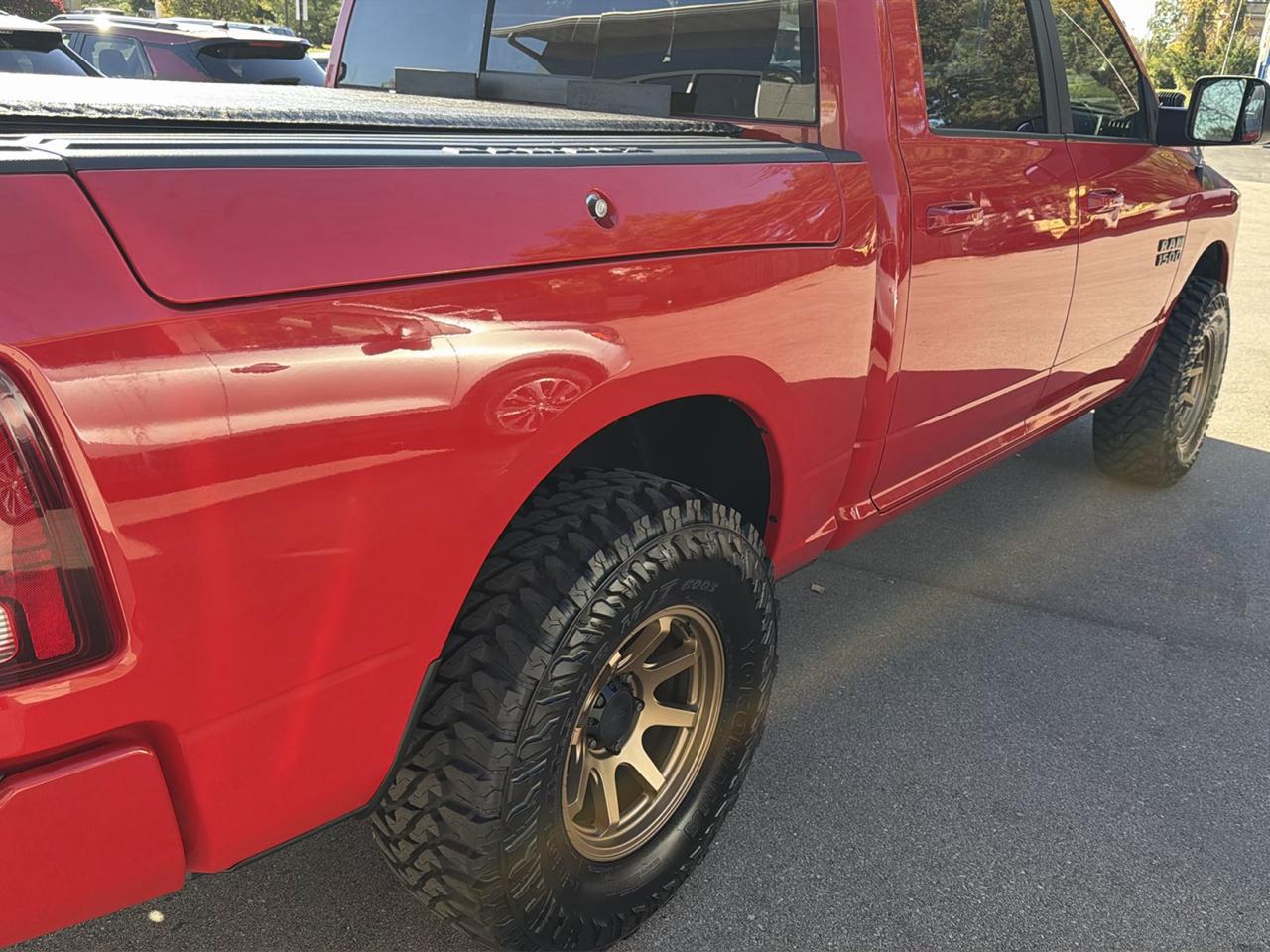 RAM 1500 4WD Crew Cab 149" Night 2017