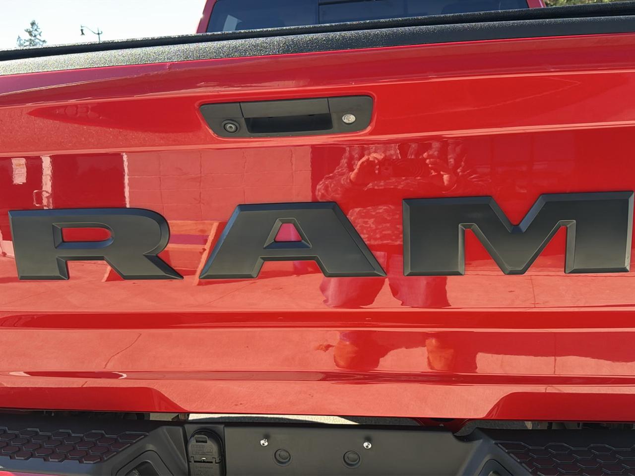 RAM 1500 4WD Crew Cab 149" Night 2017