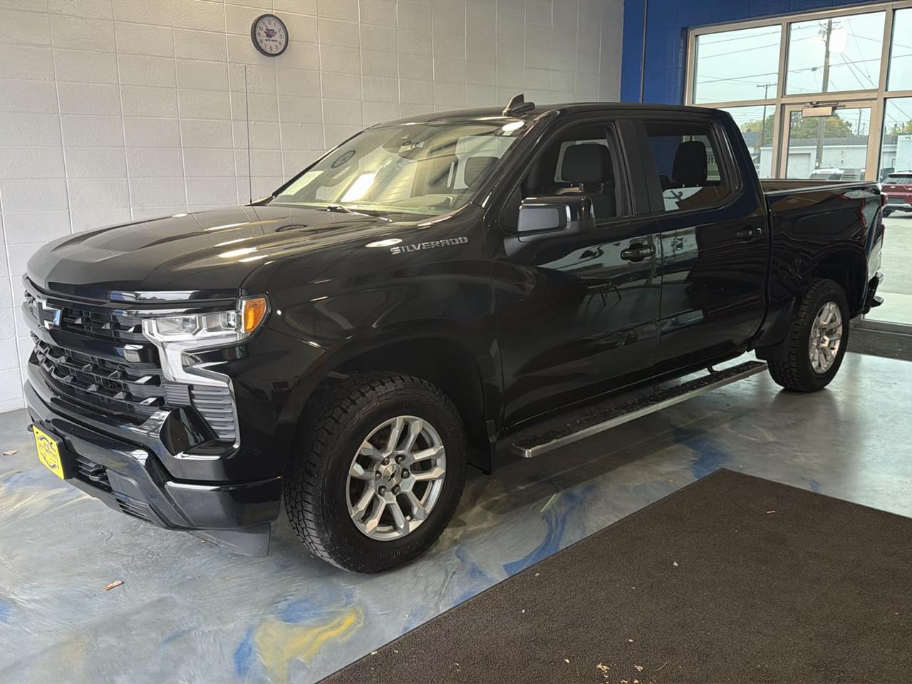 2022 Chevrolet Silverado 1500 4WD Crew Cab 147" RST