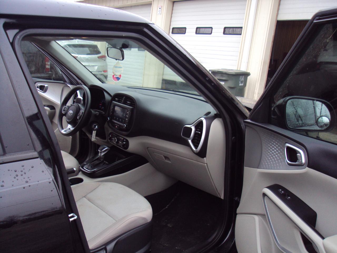 Kia Soul LX CVT 2020