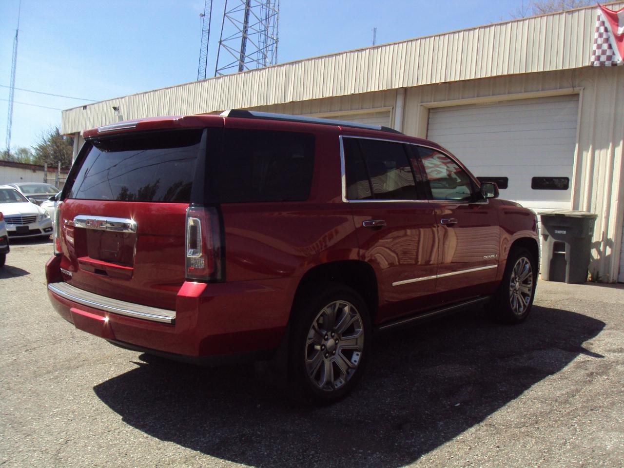 GMC Yukon Denali 4WD 2015