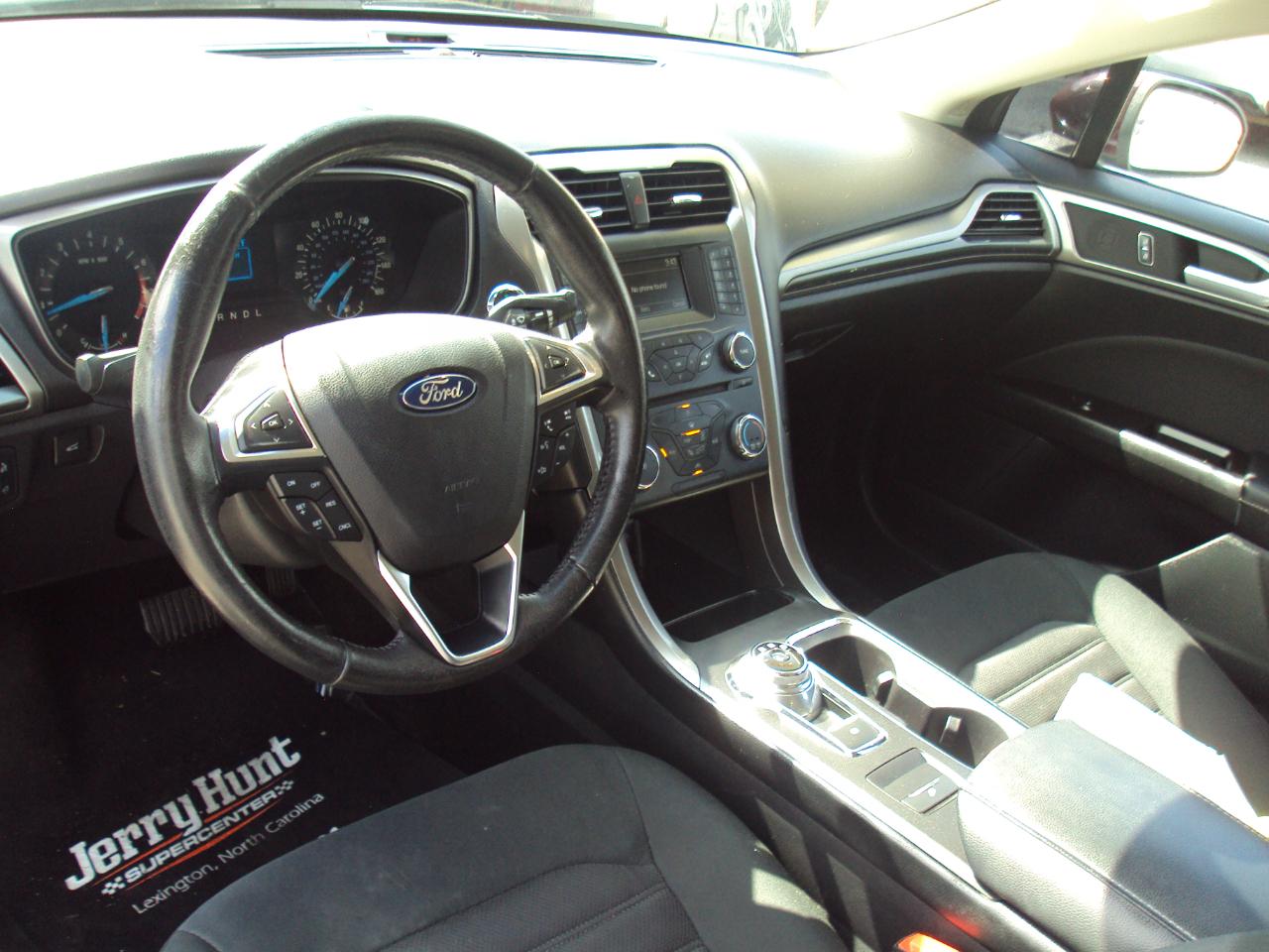 Ford Fusion S 2017