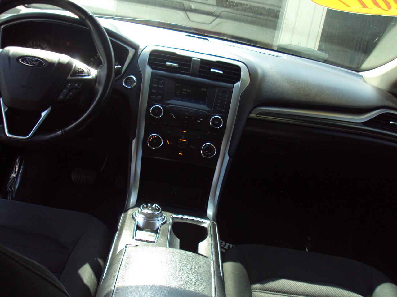 Ford Fusion S 2017