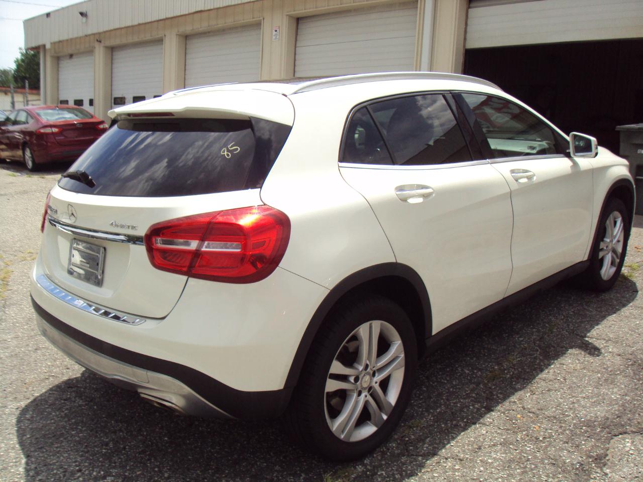 Mercedes-Benz GLA-Class GLA250 4MATIC 2015
