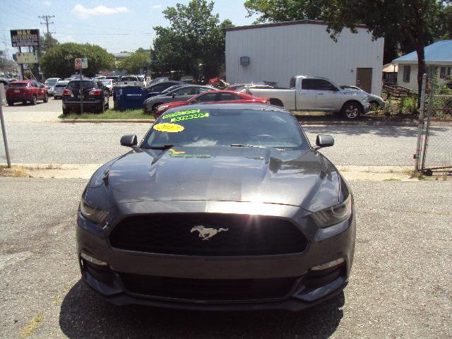 Ford Mustang V6 Coupe 2017