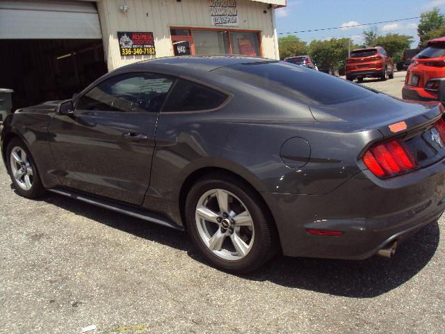 Ford Mustang V6 Coupe 2017