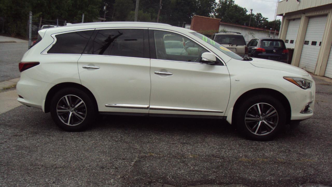 Infiniti QX60 Base AWD 2017
