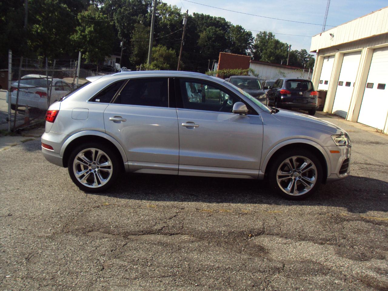 Audi Q3 2.0T quattro Premium Plus 2016
