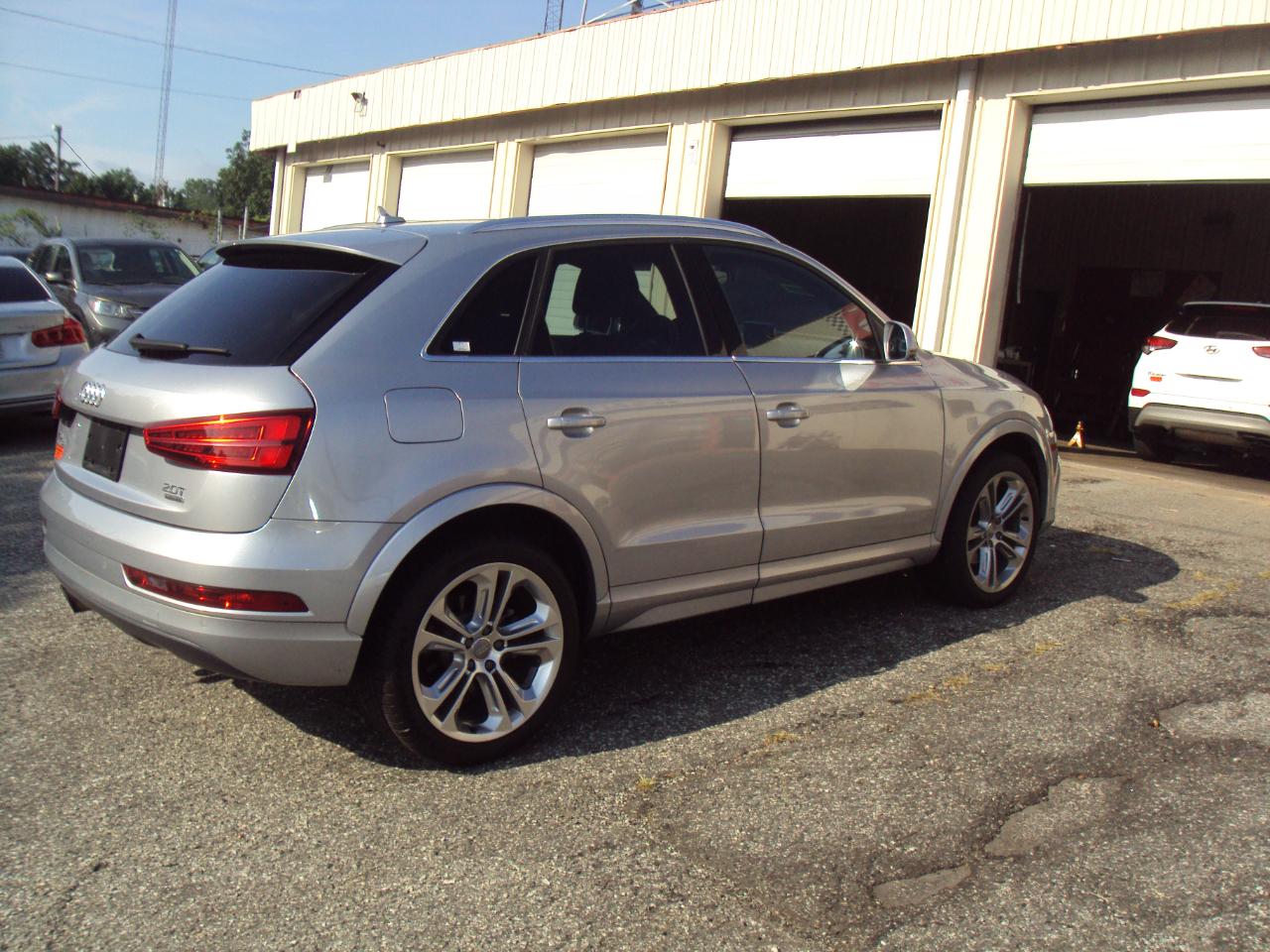Audi Q3 2.0T quattro Premium Plus 2016