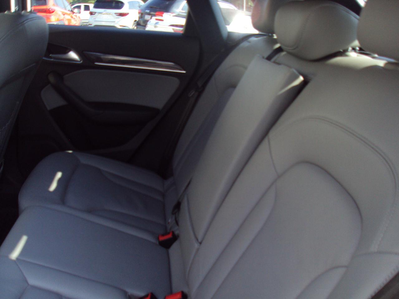 Audi Q3 2.0T quattro Premium Plus 2016