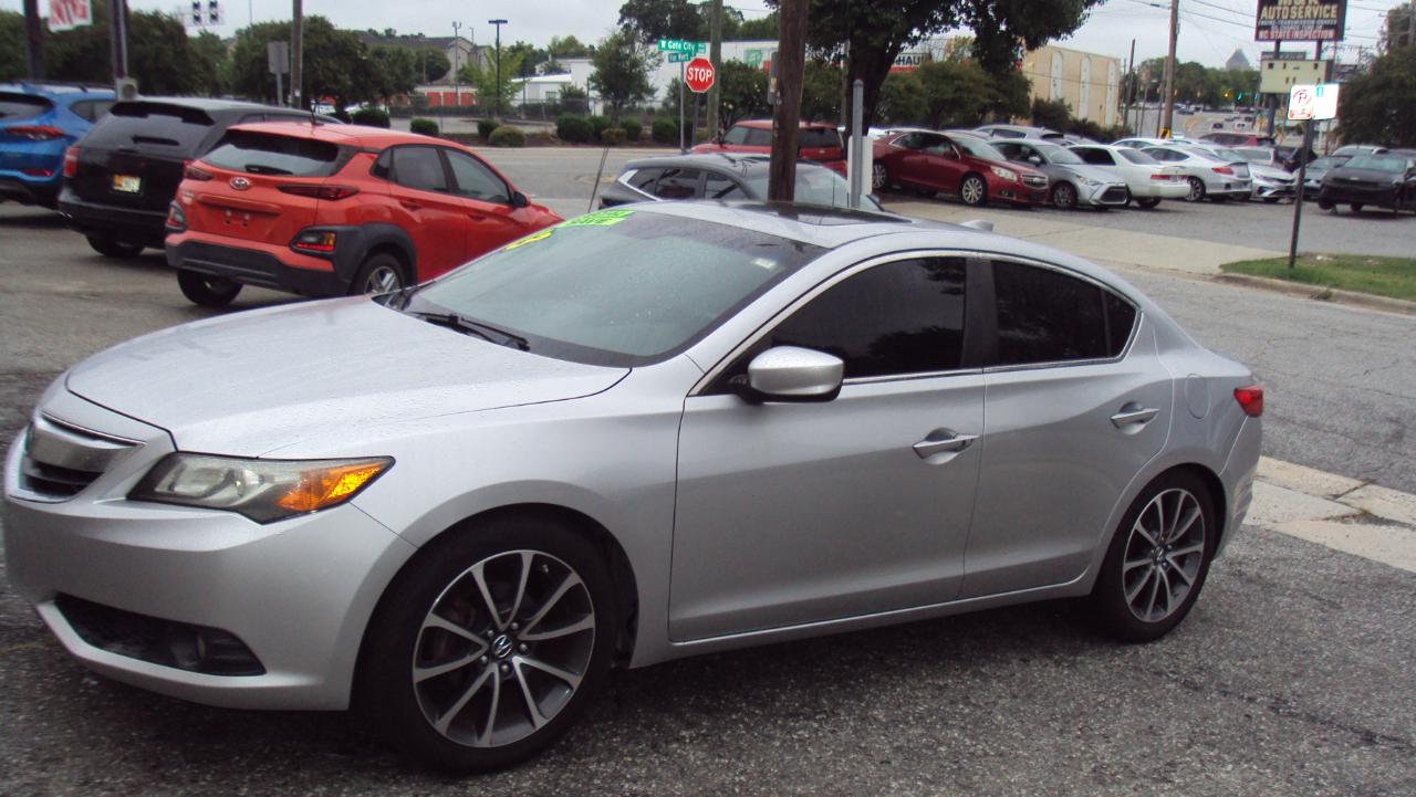 Acura ILX 5-Spd AT w/ Premium Package 2013