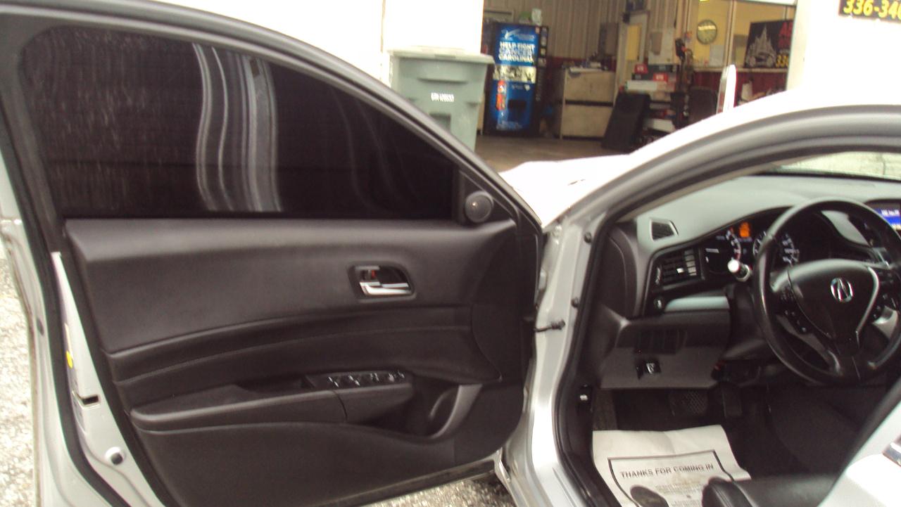 Acura ILX 5-Spd AT w/ Premium Package 2013