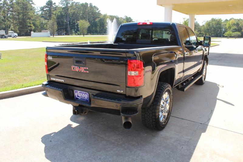 GMC Sierra 2500HD SLT Crew Cab 4WD 2015 GMC Sierra 2500HD SLT Crew Cab 4WD 2015