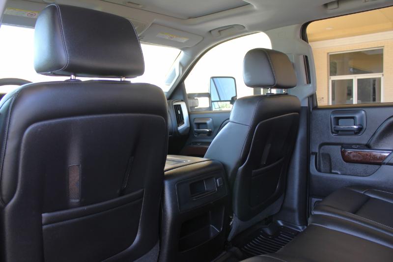 GMC Sierra 2500HD SLT Crew Cab 4WD 2015 GMC Sierra 2500HD SLT Crew Cab 4WD 2015