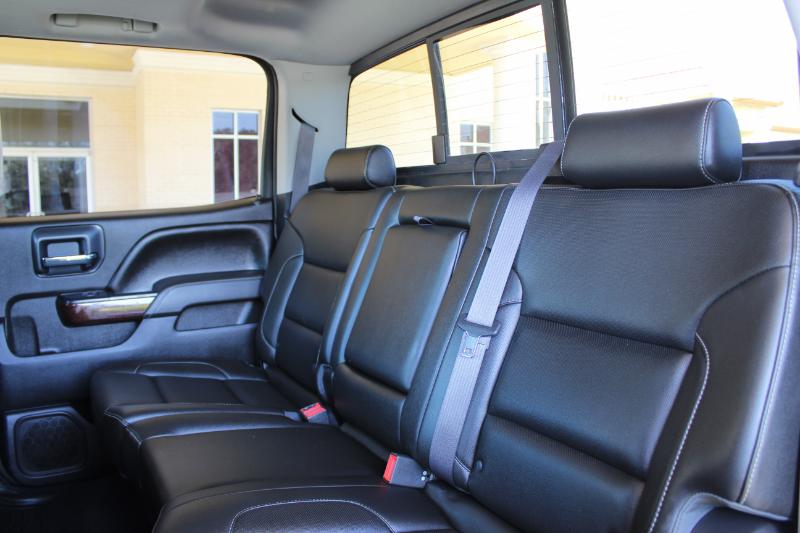 GMC Sierra 2500HD SLT Crew Cab 4WD 2015 GMC Sierra 2500HD SLT Crew Cab 4WD 2015