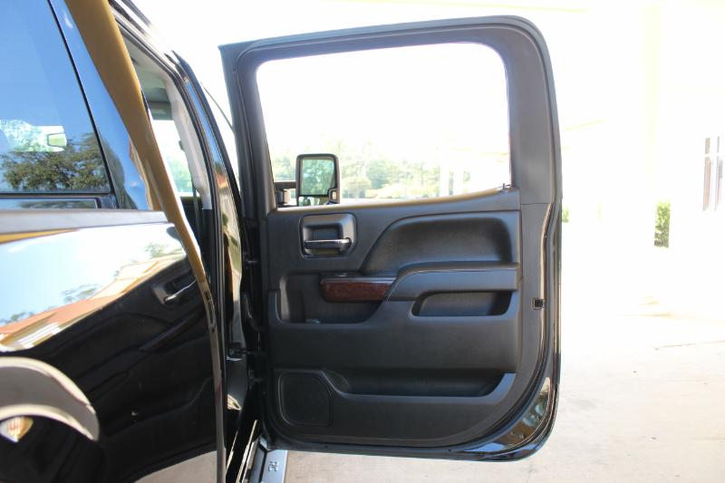 GMC Sierra 2500HD SLT Crew Cab 4WD 2015 GMC Sierra 2500HD SLT Crew Cab 4WD 2015