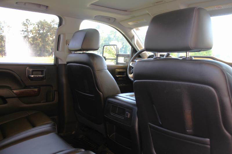 GMC Sierra 2500HD SLT Crew Cab 4WD 2015 GMC Sierra 2500HD SLT Crew Cab 4WD 2015