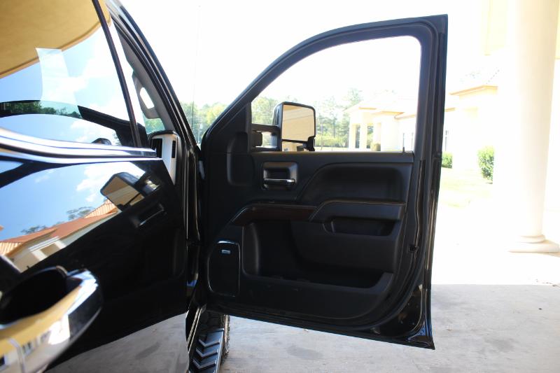 GMC Sierra 2500HD SLT Crew Cab 4WD 2015 GMC Sierra 2500HD SLT Crew Cab 4WD 2015