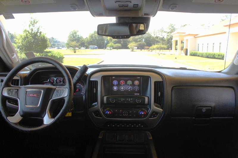 GMC Sierra 2500HD SLT Crew Cab 4WD 2015 GMC Sierra 2500HD SLT Crew Cab 4WD 2015