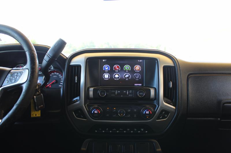 GMC Sierra 2500HD SLT Crew Cab 4WD 2015 GMC Sierra 2500HD SLT Crew Cab 4WD 2015