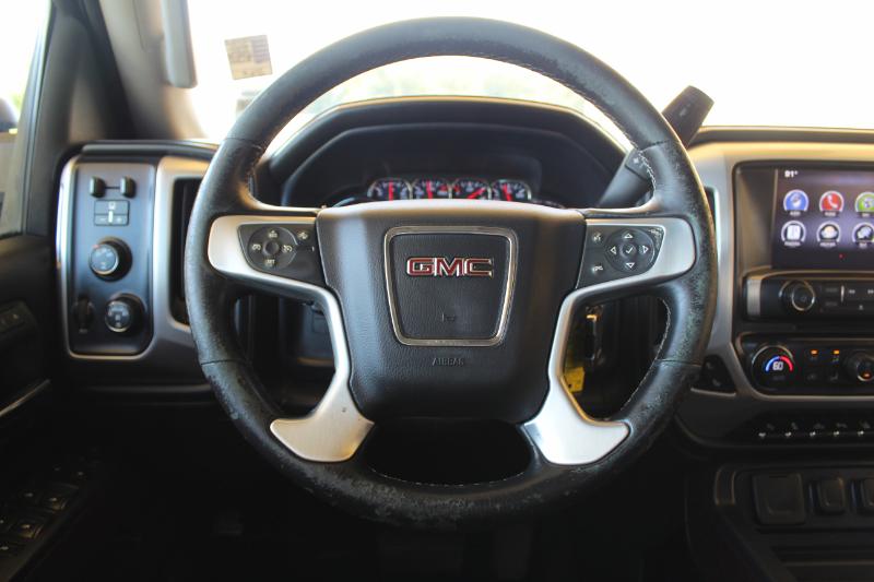 GMC Sierra 2500HD SLT Crew Cab 4WD 2015 GMC Sierra 2500HD SLT Crew Cab 4WD 2015