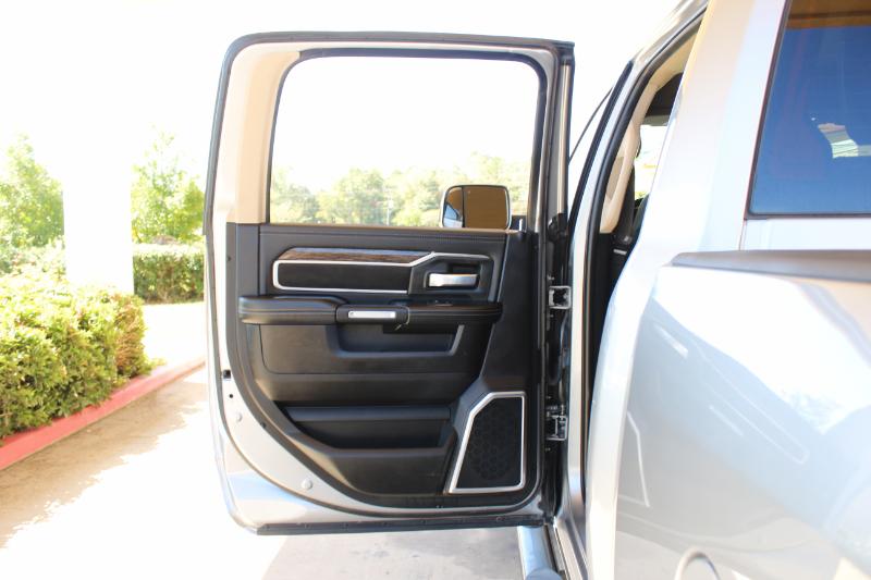 RAM 2500 Laramie Crew Cab SWB 4WD 2019 RAM 2500 Laramie Crew Cab SWB 4WD 2019