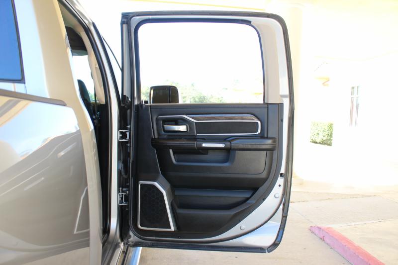 RAM 2500 Laramie Crew Cab SWB 4WD 2019 RAM 2500 Laramie Crew Cab SWB 4WD 2019