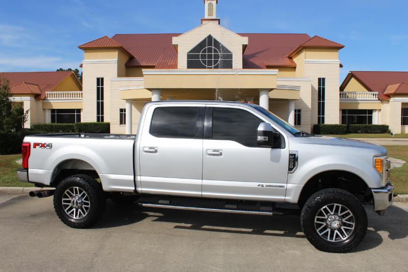 Ford F-250 SD Lariat Crew Cab 4WD 2017