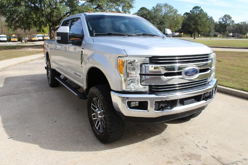 Ford F-250 SD Lariat Crew Cab 4WD 2017