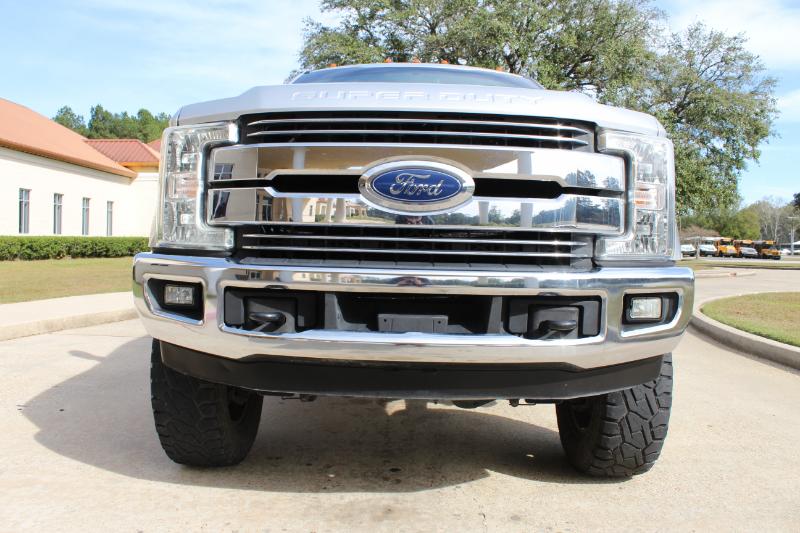 Ford F-250 SD Lariat Crew Cab 4WD 2017
