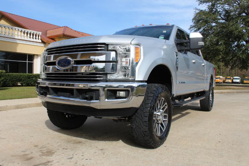 Ford F-250 SD Lariat Crew Cab 4WD 2017