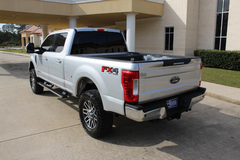 Ford F-250 SD Lariat Crew Cab 4WD 2017