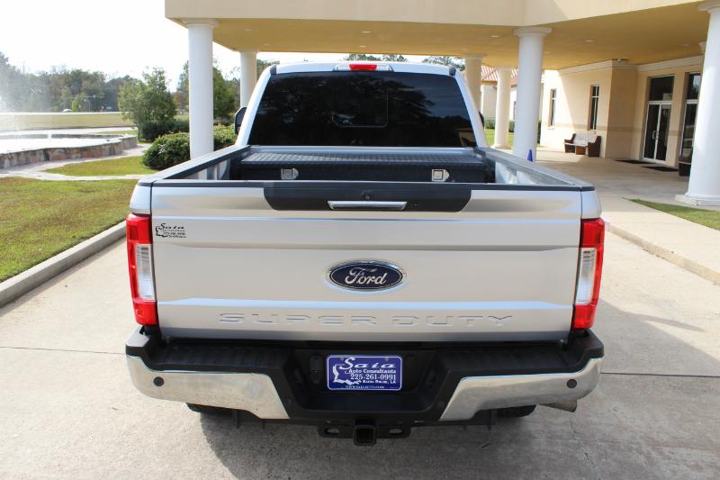 Ford F-250 SD Lariat Crew Cab 4WD 2017