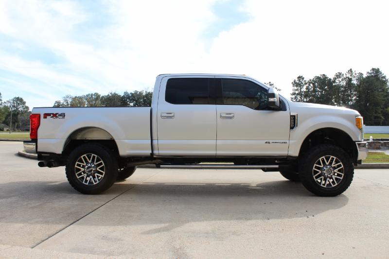 Ford F-250 SD Lariat Crew Cab 4WD 2017