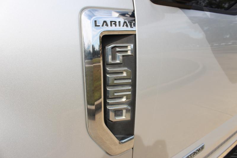 Ford F-250 SD Lariat Crew Cab 4WD 2017