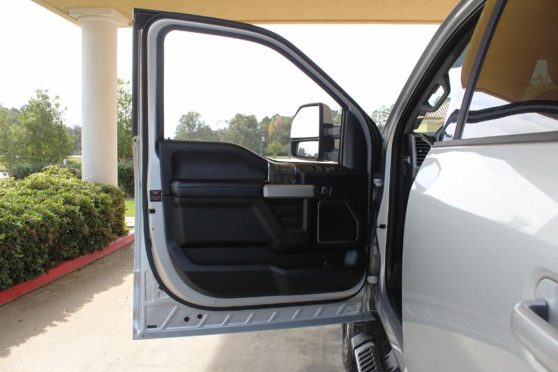 Ford F-250 SD Lariat Crew Cab 4WD 2017