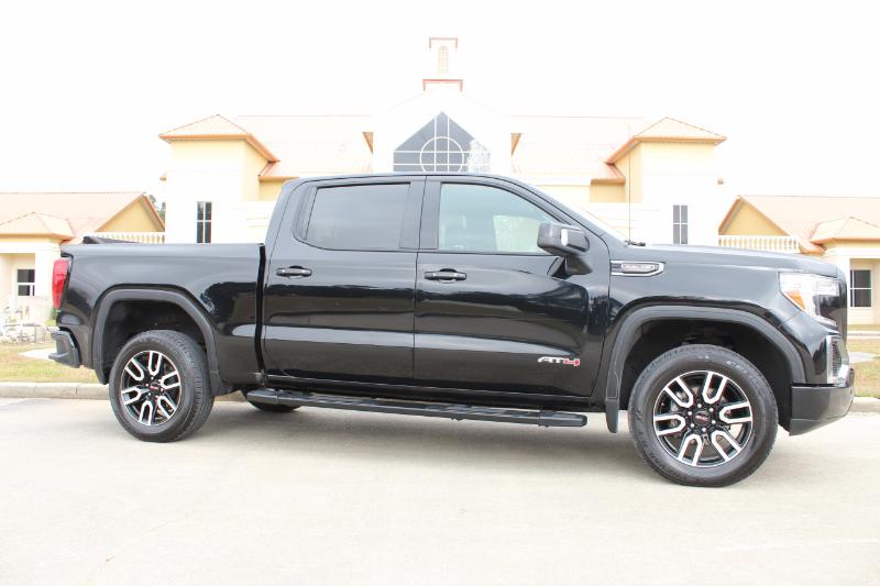 GMC Sierra 1500 AT4 Crew Cab Short Box 4WD 2021