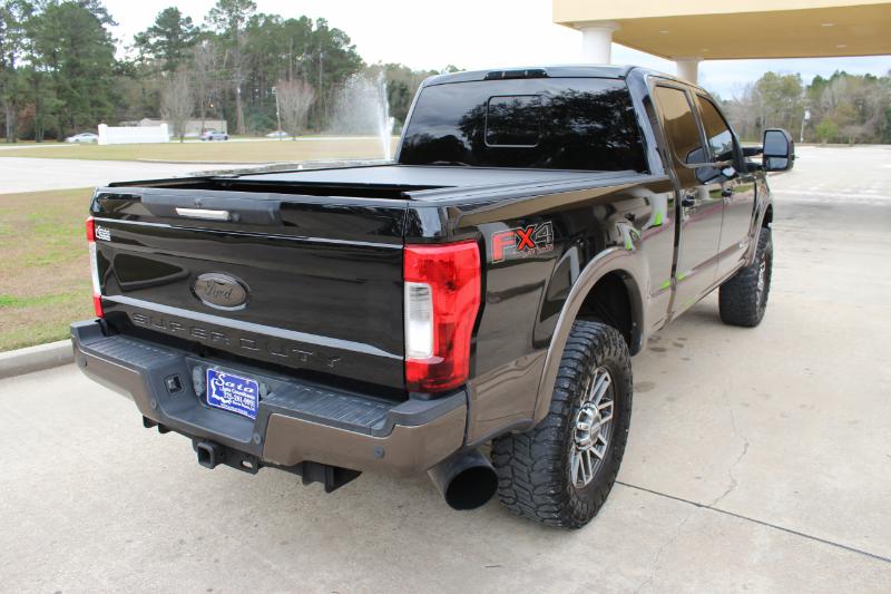 Ford F-250 SD Lariat Crew Cab 4WD 2017