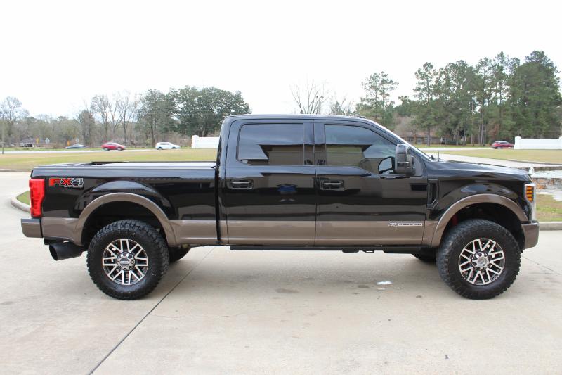 Ford F-250 SD Lariat Crew Cab 4WD 2017