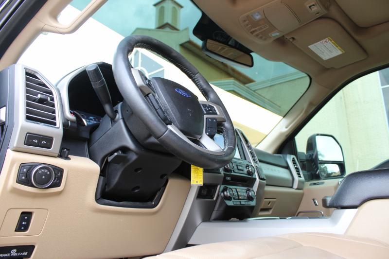 Ford F-250 SD Lariat Crew Cab 4WD 2017