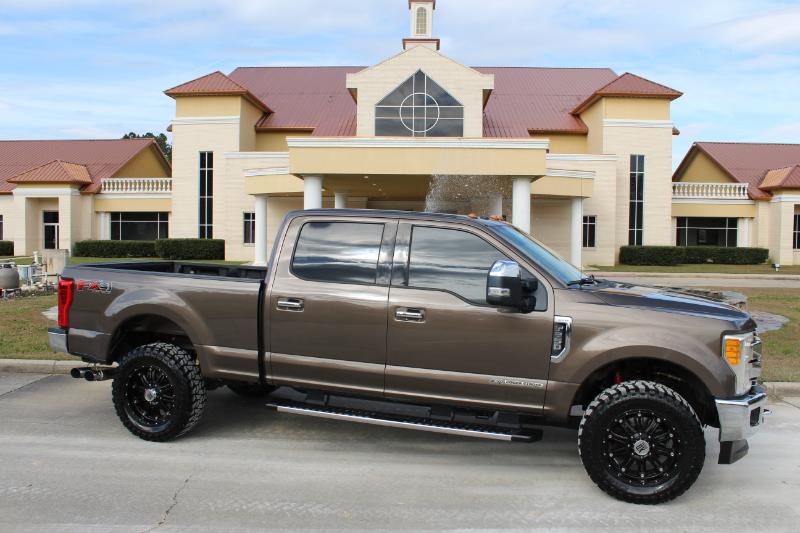 Ford F-250 SD Lariat Crew Cab 4WD 2017