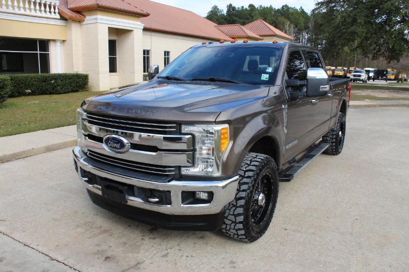 Ford F-250 SD Lariat Crew Cab 4WD 2017