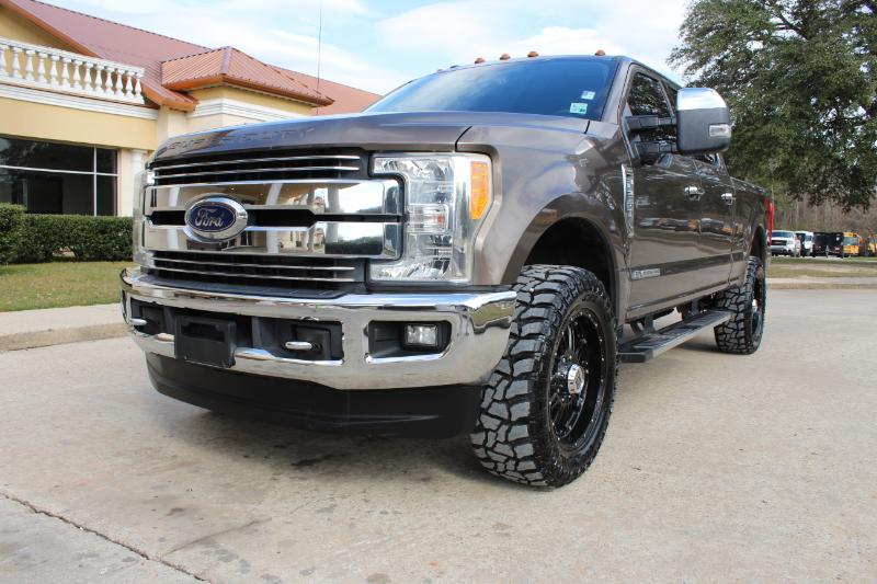Ford F-250 SD Lariat Crew Cab 4WD 2017