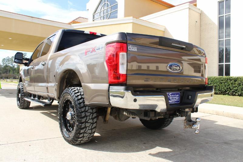 Ford F-250 SD Lariat Crew Cab 4WD 2017