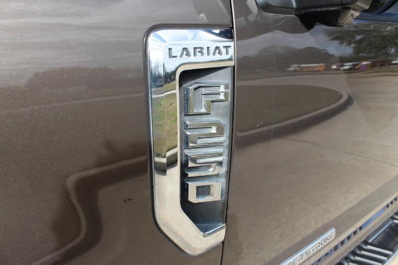 Ford F-250 SD Lariat Crew Cab 4WD 2017