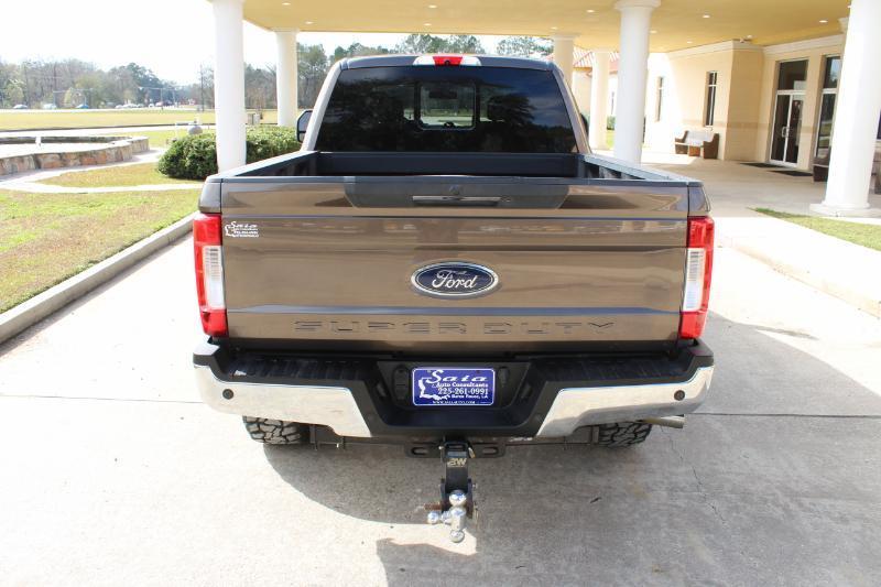 Ford F-250 SD Lariat Crew Cab 4WD 2017