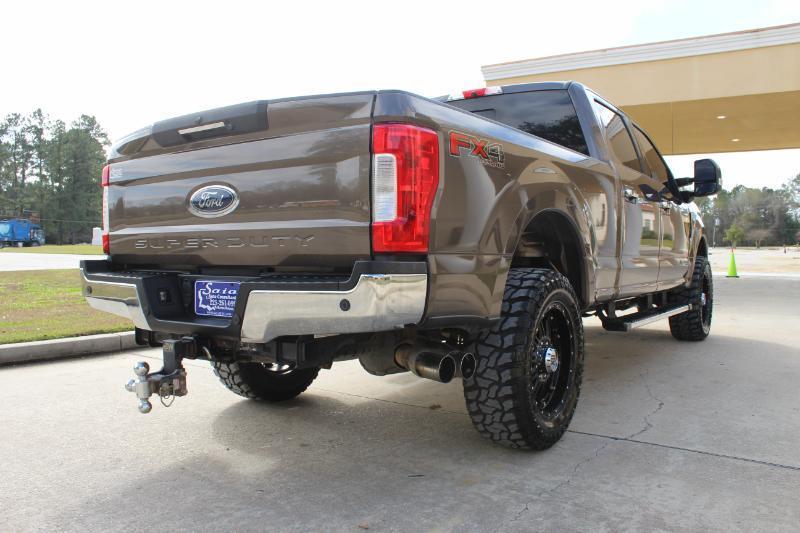 Ford F-250 SD Lariat Crew Cab 4WD 2017