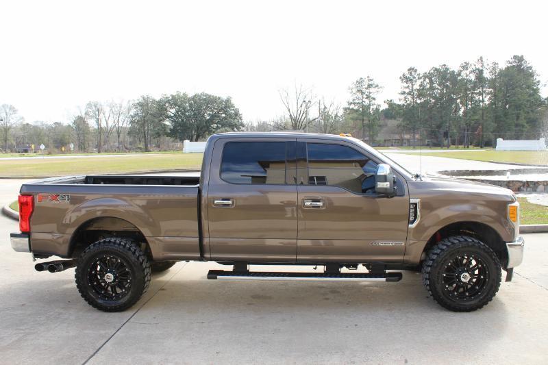 Ford F-250 SD Lariat Crew Cab 4WD 2017